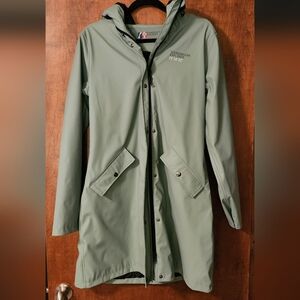 Scandinavian Explorer 71° 10' 21" :  Light Green Hooded Shell Raincoat